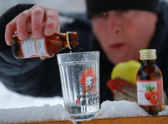 Не будет «Боярышника», маргиналы выпьют лосьон или тормозную жидкость, - врач Анатолий Белоглазов