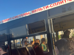 В автобусе без кондиционера от жары и духоты волгоградка упала в обморок 