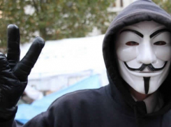 Грабитель в карнавальной маске орудовал в канун Рождества в Волгоградской области