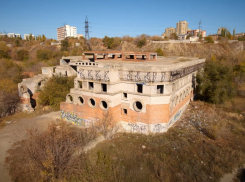 В Волгограде парень сорвался с крыши «Морятника»