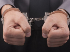 В Волжском общежитии мужчина шилом заколол соседку на кухне