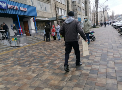 «Сколько можно кошмарить людей очередями?»: волгоградцы пожаловались на «Почту России»