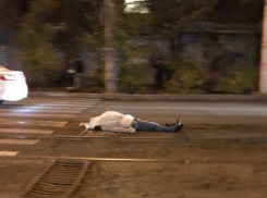 В Волгограде из-за трупа на рельсах приостановлено движение трамваев