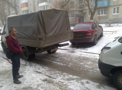 В Волгограде водитель «Газели» протащил сбитую женщину три метра под капотом