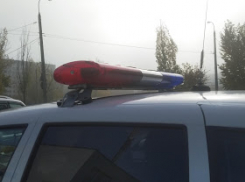 «Lexus в хлам и пассажиры в пене»: очевидец о ночном ДТП, поставившем в пробку волгоградскую трассу