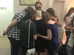 Почему родные убитой на дороге семьи взяли деньги от единоросса Булатова, объяснил адвокат