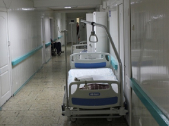  Восьмиклассник пришёл на уроки с топором и канистрой бензина в Волгоградской области