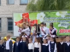 Пытавшегося зарезать одноклассницу 17-летнего волгоградца арестовали на два месяца 