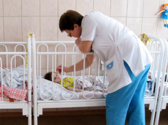 В Волгограде 9-месячный мальчик вылил на себя чайник с кипятком