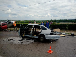 Ребенку оторвало руку: массовая авария с «четырнадцатой» произошла на мосту через ГЭС в Волжском