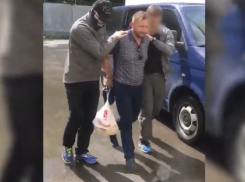 Опубликовано видео задержания криминального авторитета Ремезова, подозреваемого в покушении на губернатора Бочарова