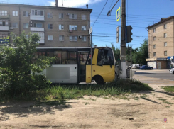 Три женщины в больнице: подробности ДТП с автобусом №59 в Волгограде