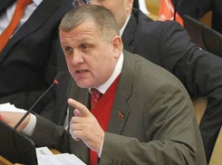 Волгоградский депутат-единоросс пригрозил надрать задницу первому заместителю Геннадия Зюганова