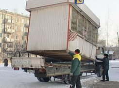 В Центральном районе Волгограда приставы снесли незаконный киоск