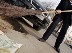 На субботники мэрия Волгограда выведет даже священников