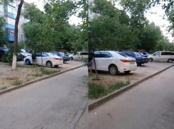Моющая автомобиль прямо на детской площадке волгоградка попала на видео