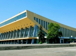 Дворец спорта может рухнуть в любой момент