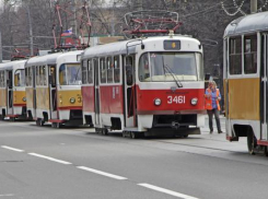 Трамваи и троллейбусы встали, а деньги за проезд не возвращают, - волгоградцы