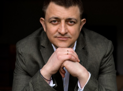 Волгоградского депутата Гимбатова подозревают в преступлениях на Украине 