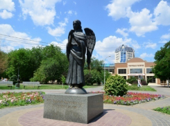 За озеленение сквера Саши Филиппова в Волгограде образовался долг в 108 тысяч