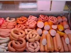 В Волгограде с прилавков магазинов исчезла колбаса из Казахстана