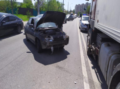 Иногородний водитель устроил массовое ДТП с фурой в Волгограде, пытался обогнать