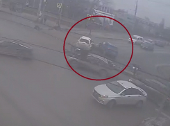 В Волгограде ДТП кроссоверов у «Царицынской оперы» попало на видео