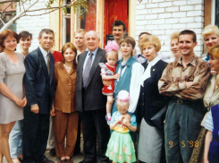 «Ели с ним пирожки в столовой»: волгоградцы вспоминают умершего Михаила Горбачева