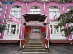 Легендарные Сурские бани продают в центре Волгограда