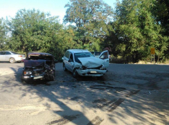 В Волгограде «Лада Калина» стала виновником тройного ДТП