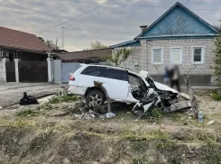 Столб угробил мужчину на юге Волгограда