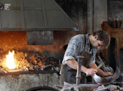 В Камышине 24-летний кузнец погиб прямо на рабочем месте  