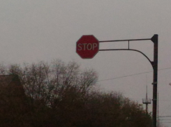 Mercedes-Benz врезался в автомобиль пермяка под Волгоградом: 8-летняя девочка и водитель в больнице