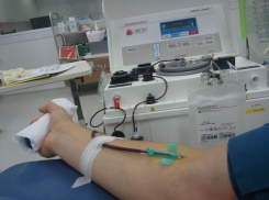 Смертельно больным в Волгограде из-за сломанного аппарата на станции переливания крови нужно искать 5 доноров вместо одного