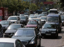 На севере Волгограда на пять часов закроют железнодорожный переезд