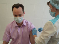 Ректор ВолгГМУ привился от коронавируса после того, как бессимптомно переболел