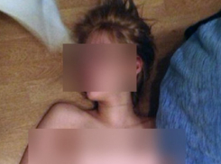 Пятеро мужчин дважды изнасиловали женщину на глазах мужа в Камышине