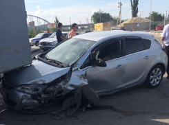 На юге Волгограда в ДТП с фургоном пострадала новорожденная девочка