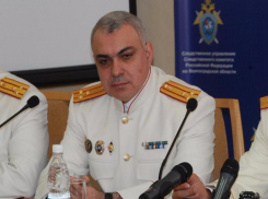 Михаил Музраев отправил на пенсию своего зама Армена Енокяна 