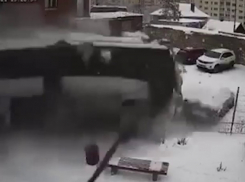 Страшное ДТП с автобусом из Волгоградской области попало на видео в Саратове