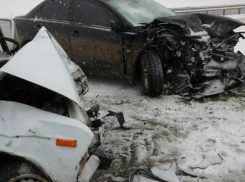 Три человека погибли в ДТП Ford и ВАЗ-2106 под Волгоградом