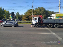 Мать с годовалым сыном в больнице: КамАЗ протаранил Kia Rio в Волгограде