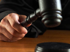 ﻿В Волжском судебный пристав осужден на 3 года за взятки