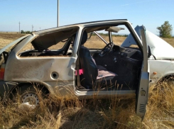 Двое подростков угнали из гаража автомобиль и разбились на трассе под Волгоградом