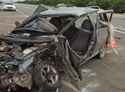 Женщина погибла на трассе «Каспий» под Волгоградом: видео с места в лобового ДТП