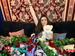 Ирина Дубцова поздравила с днем рождения Артура Пирожкова 