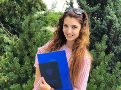 Попавшей в ДТП с погибшим за рулем таксистом волгоградке для выживания срочно нужно редкое лекарство