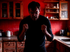 В Волгограде сын в праздничном угаре насмерть проломил матери голову и переломал ребра