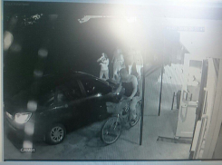 Пьяная автоледи устроила погоню за подростком и сбила его за замечание о парковке под Волгоградом 