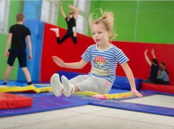 5-летняя девочка сломала ногу, прыгая на батуте в ТРЦ «Диамант» в Волгограде